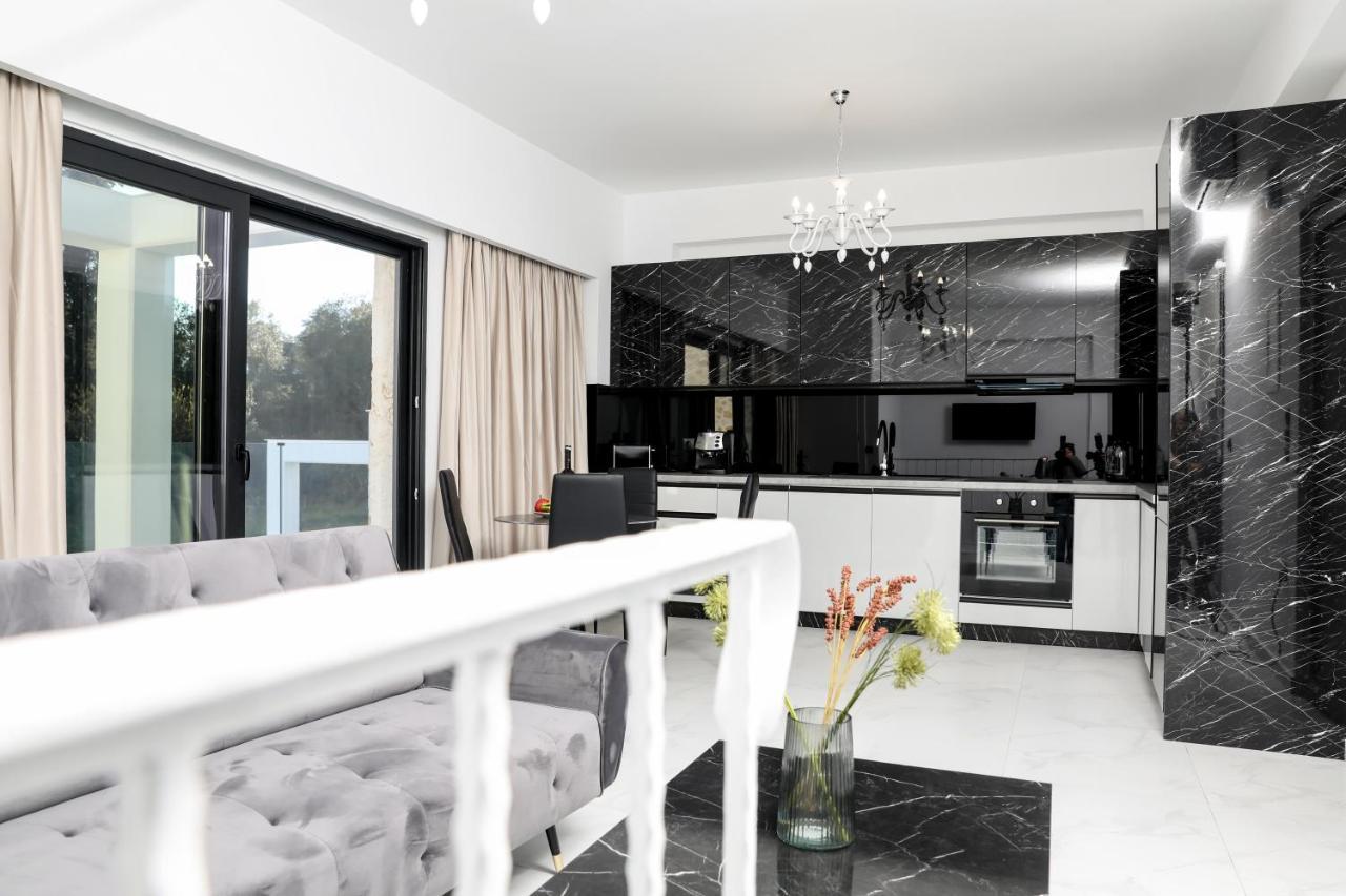 Rans Luxury & In Corfu With Swimming Pool Gouvia