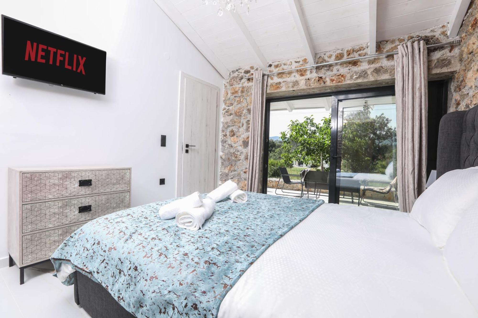 Rans Luxury & In Corfu With Swimming Pool