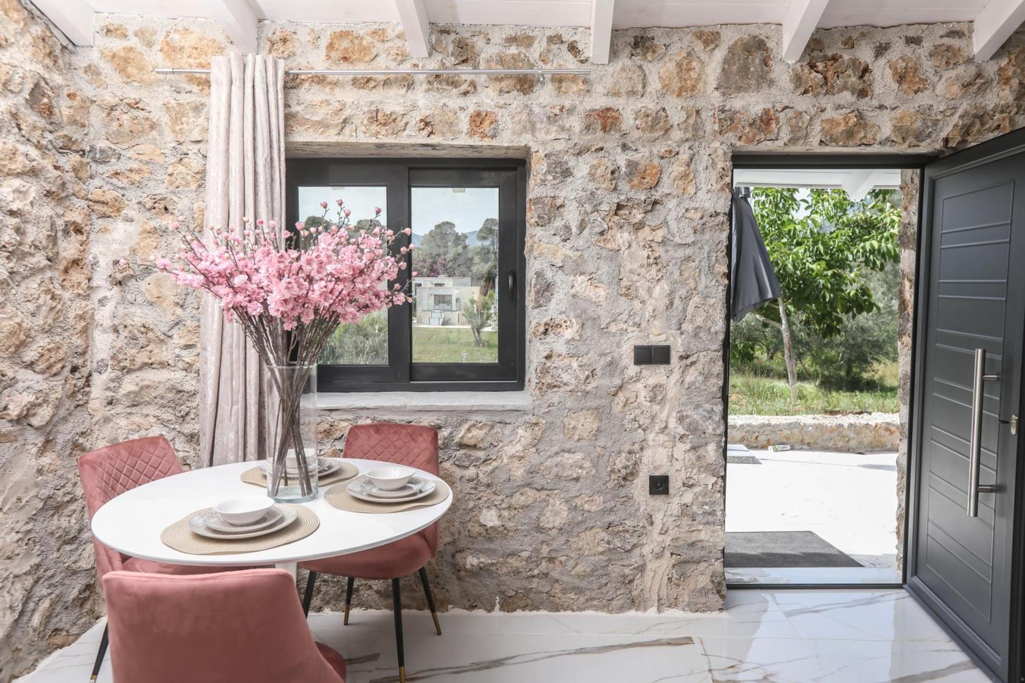 Rans Luxury & In Corfu With Swimming Pool Villa